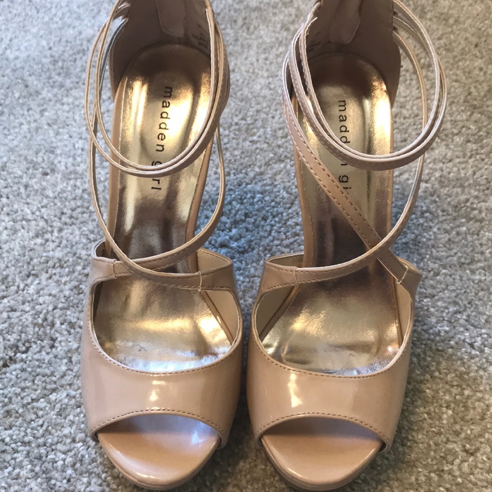 Madden Girl Nude Pump